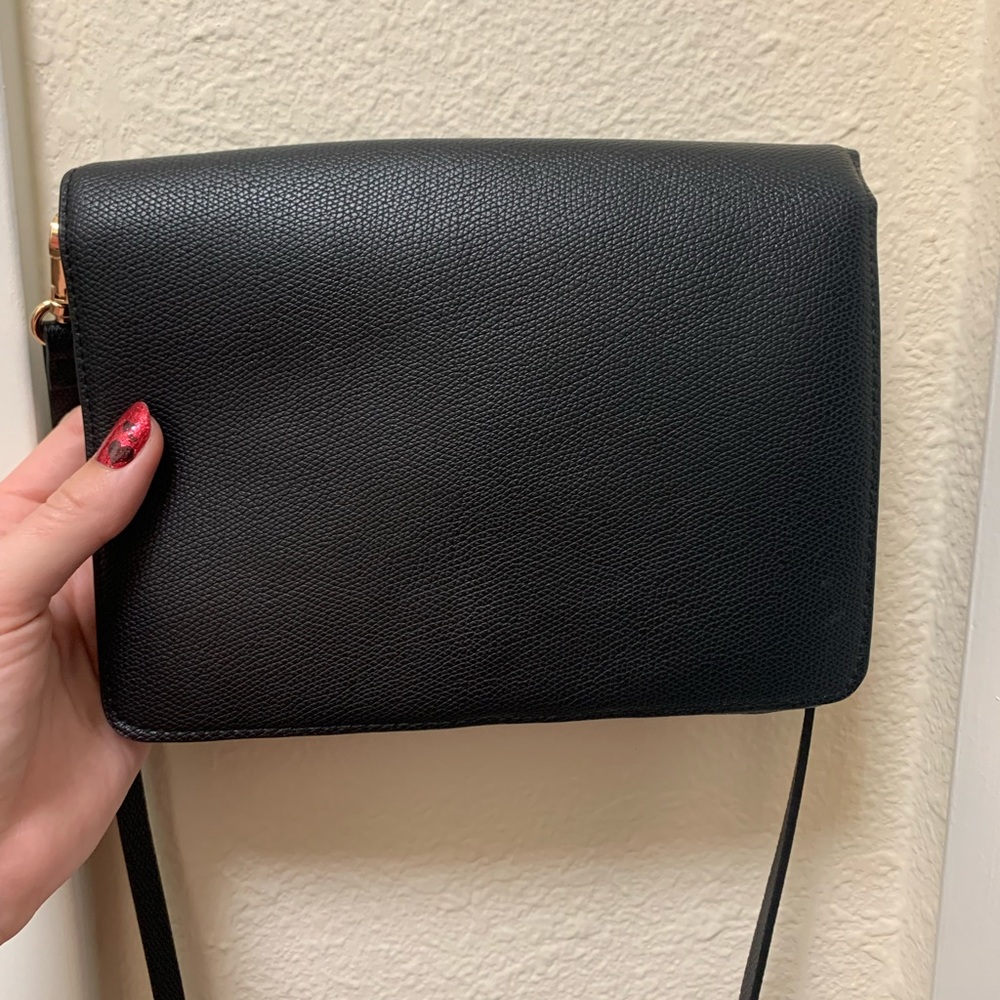 NWT Simple Black H&M crossbody purse with gold hardware